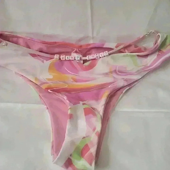 ☆☆☆Bikini swirl paint pattern - Picture 4 of 16